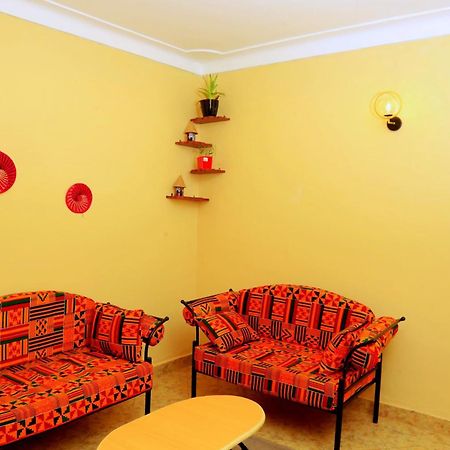Palm Star Motel Fort Portal Eksteriør billede