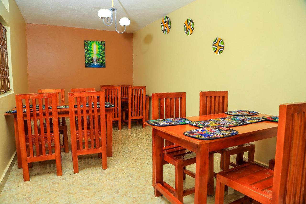 Palm Star Motel Fort Portal Eksteriør billede