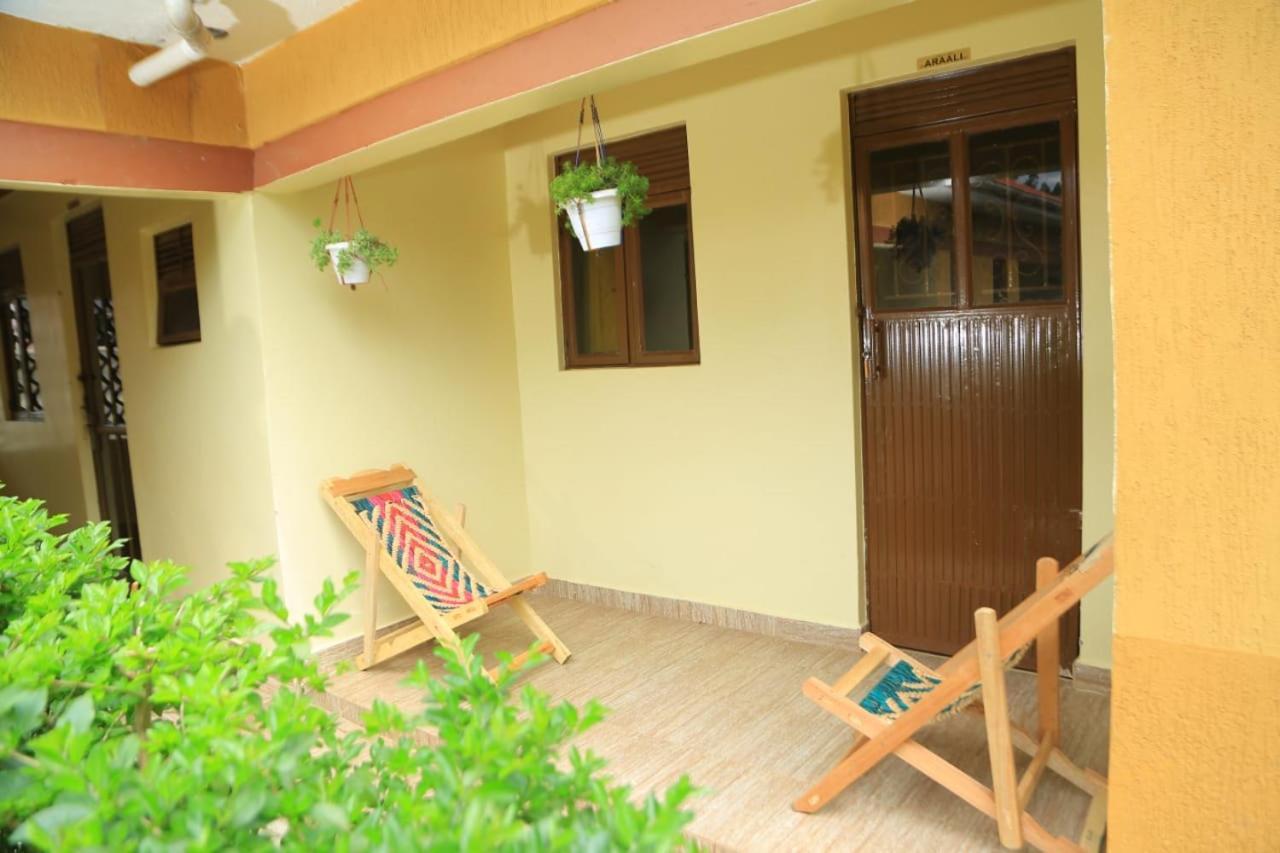 Palm Star Motel Fort Portal Eksteriør billede