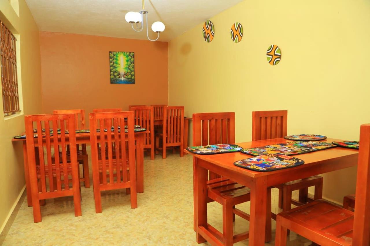 Palm Star Motel Fort Portal Eksteriør billede