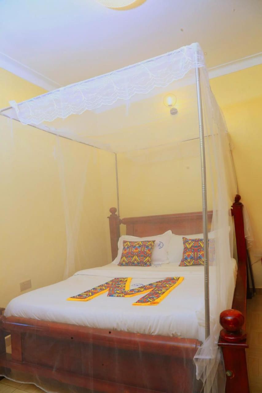Palm Star Motel Fort Portal Eksteriør billede